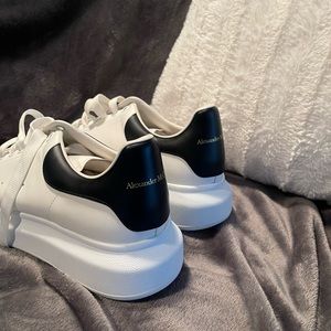 Alexander McQueen Oversized, Ivory Black